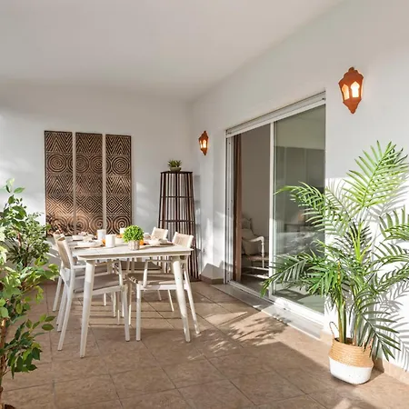 2 Bedroom In Medina Garden Apartman *