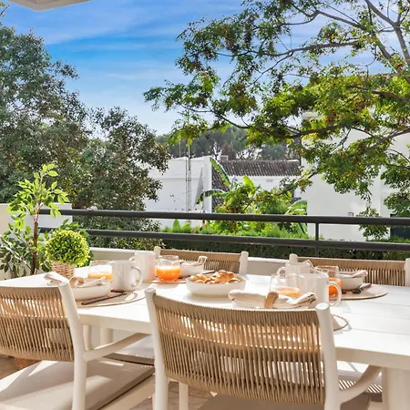 2 Bedroom In Medina Garden Apartment Marbella