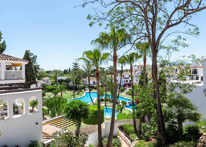 Апартаменти 2 Bedroom In Medina Garden *